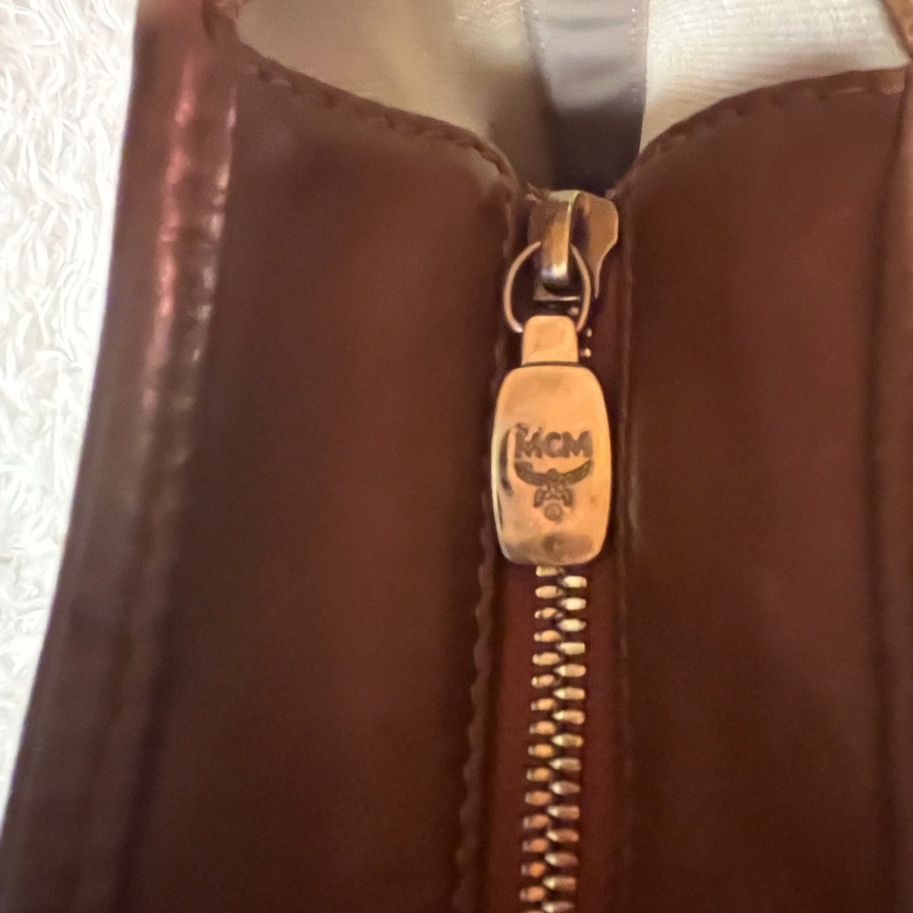 2 for Authentic MCM Cognac Visetos Tote and  new felt organizer - Picture 15 of 16
